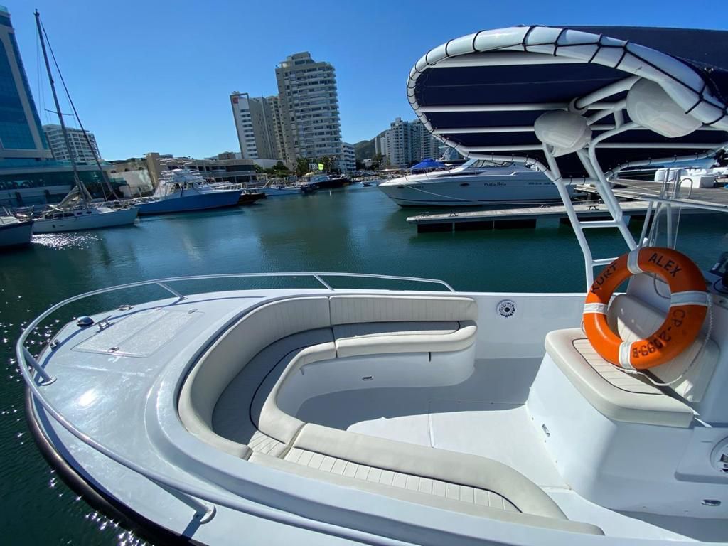 Boat Rental Santa Marta | Capacity 10 People