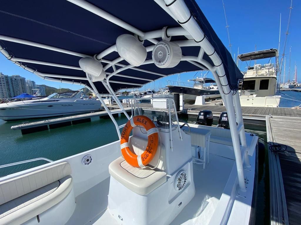 Boat Rental Santa Marta | Capacity 10 People
