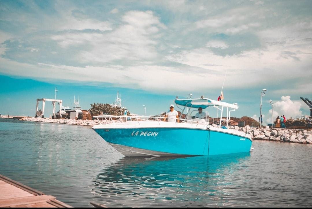 Boat Rental Santa Marta | 16 people
