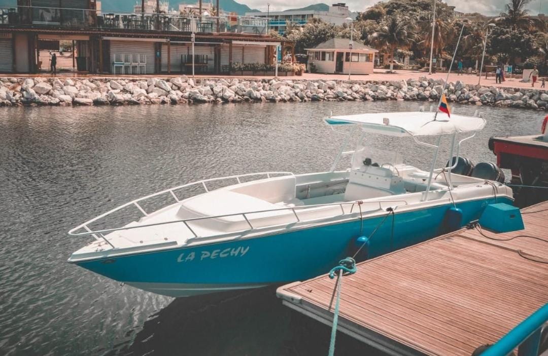 Boat Rental Santa Marta | 16 people