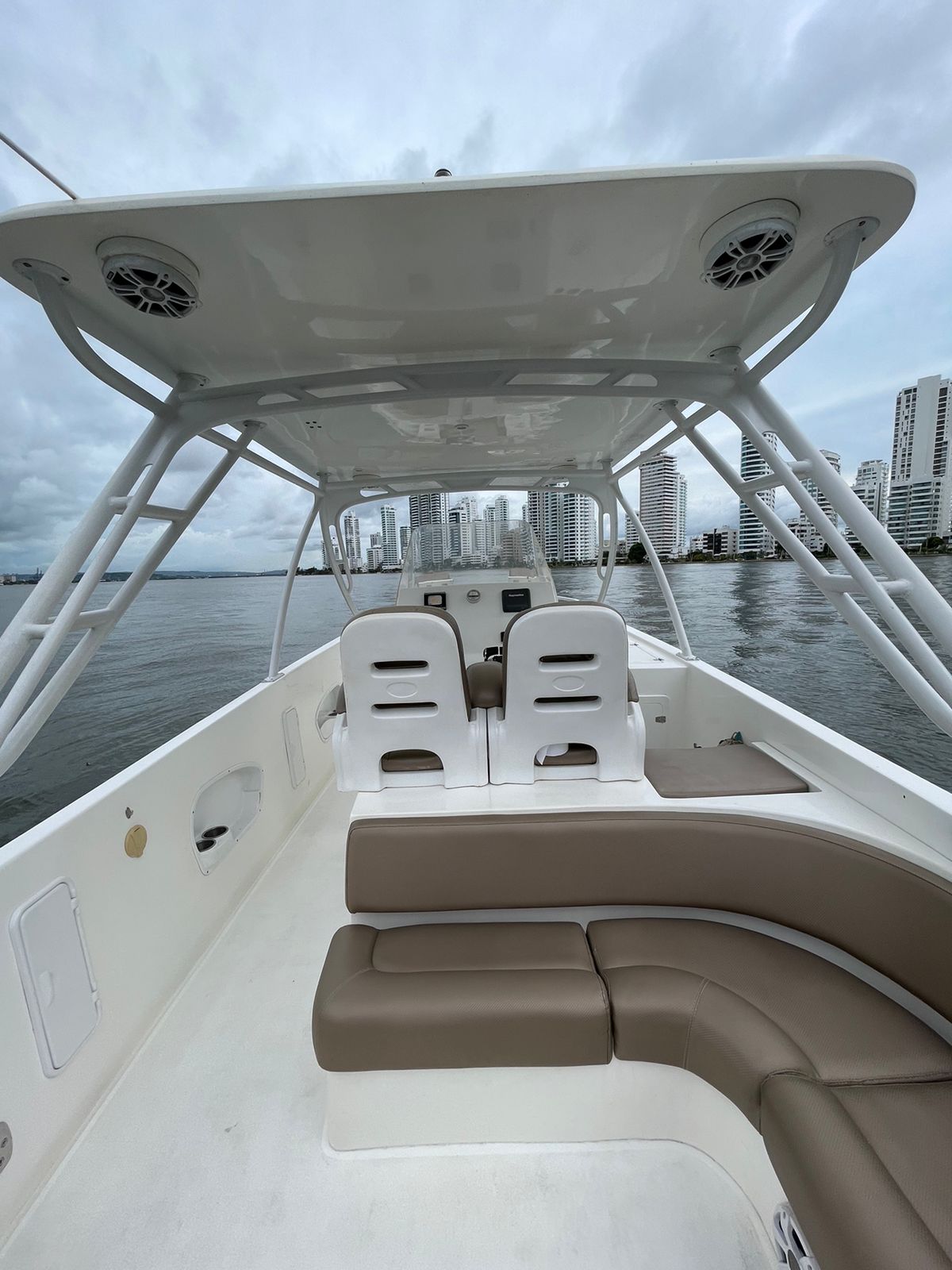 Boat Rental Cartagena 38FT | 16 People