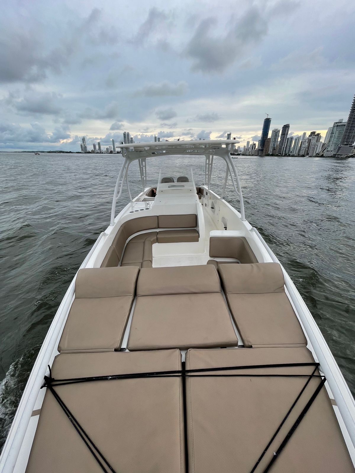Boat Rental Cartagena 38FT | 16 People