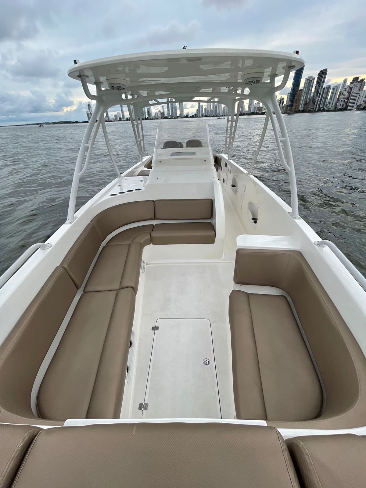Boat Rental Cartagena 38FT | 16 People