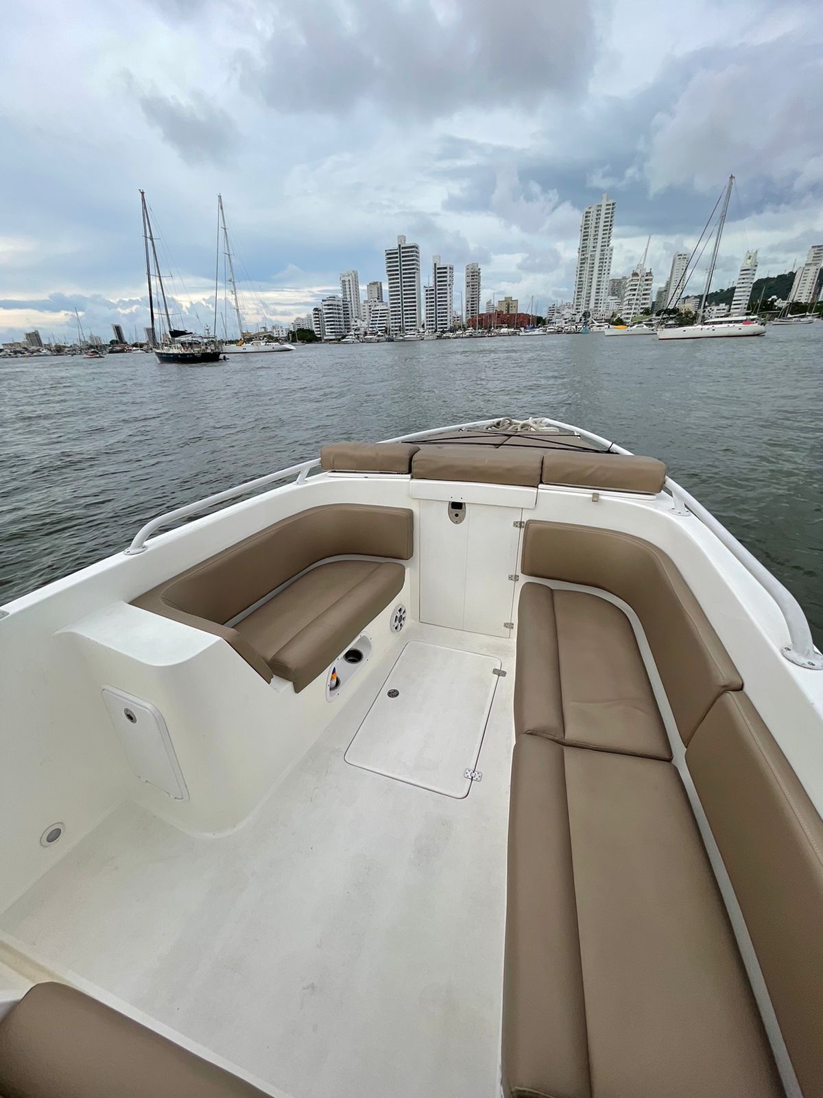Boat Rental Cartagena 38FT | 16 People
