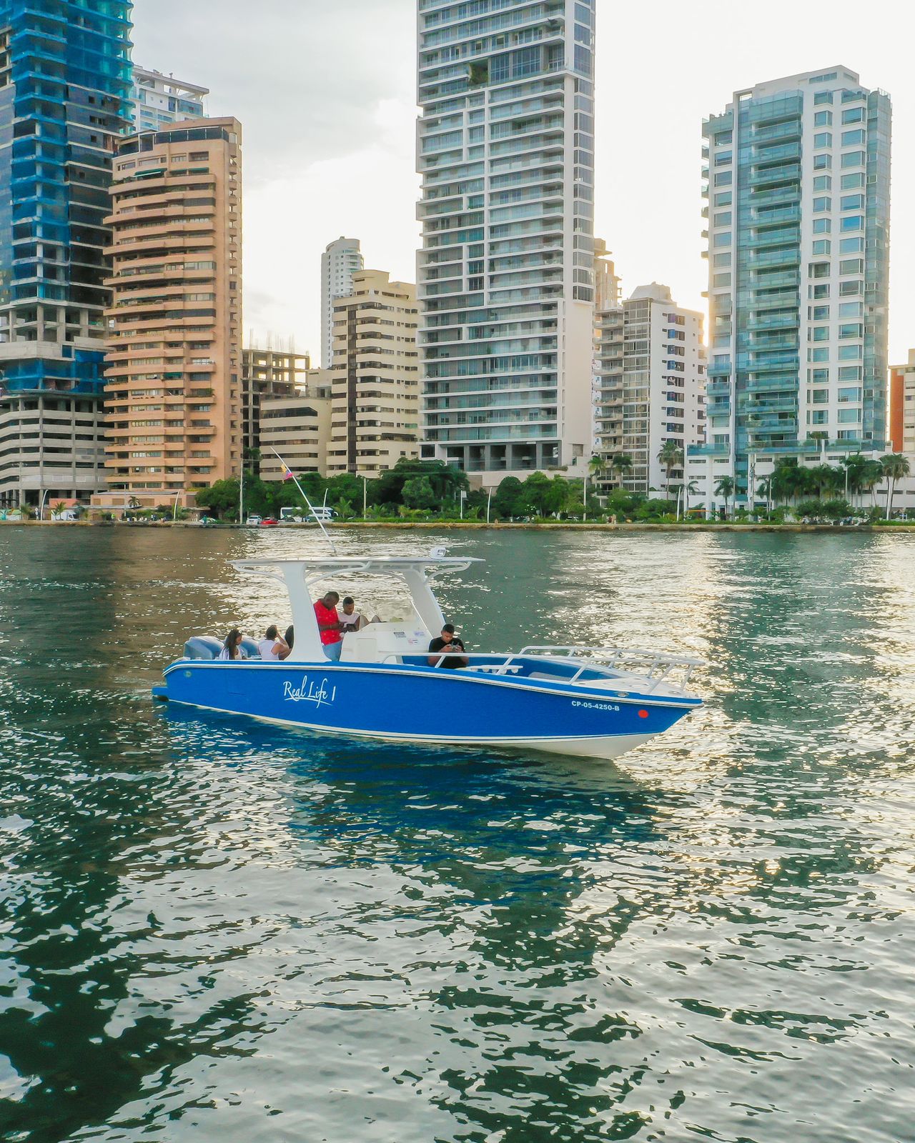Boat Rental Cartagena 34FT | 14 People