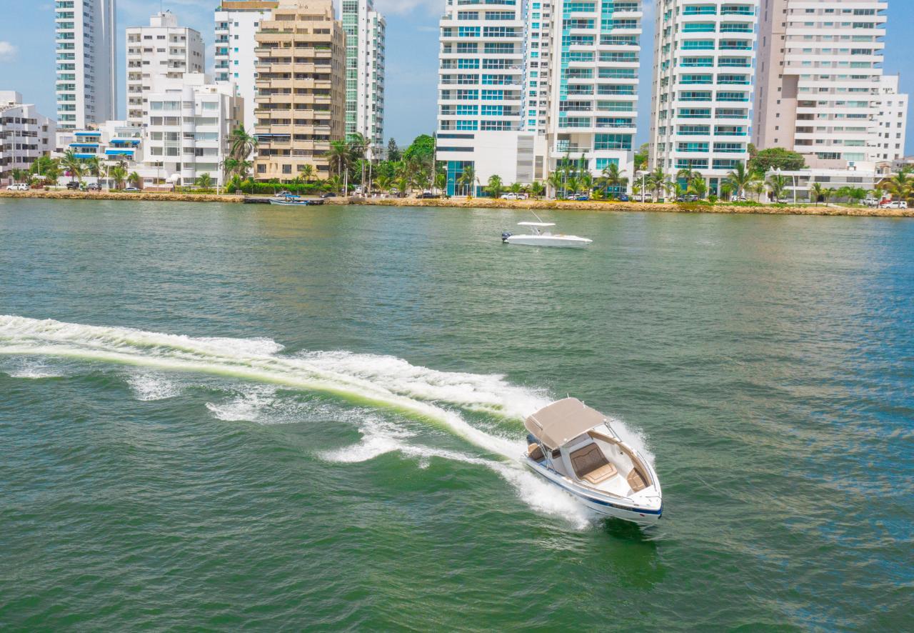 Boat Rental Cartagena 29 FT | 10 People