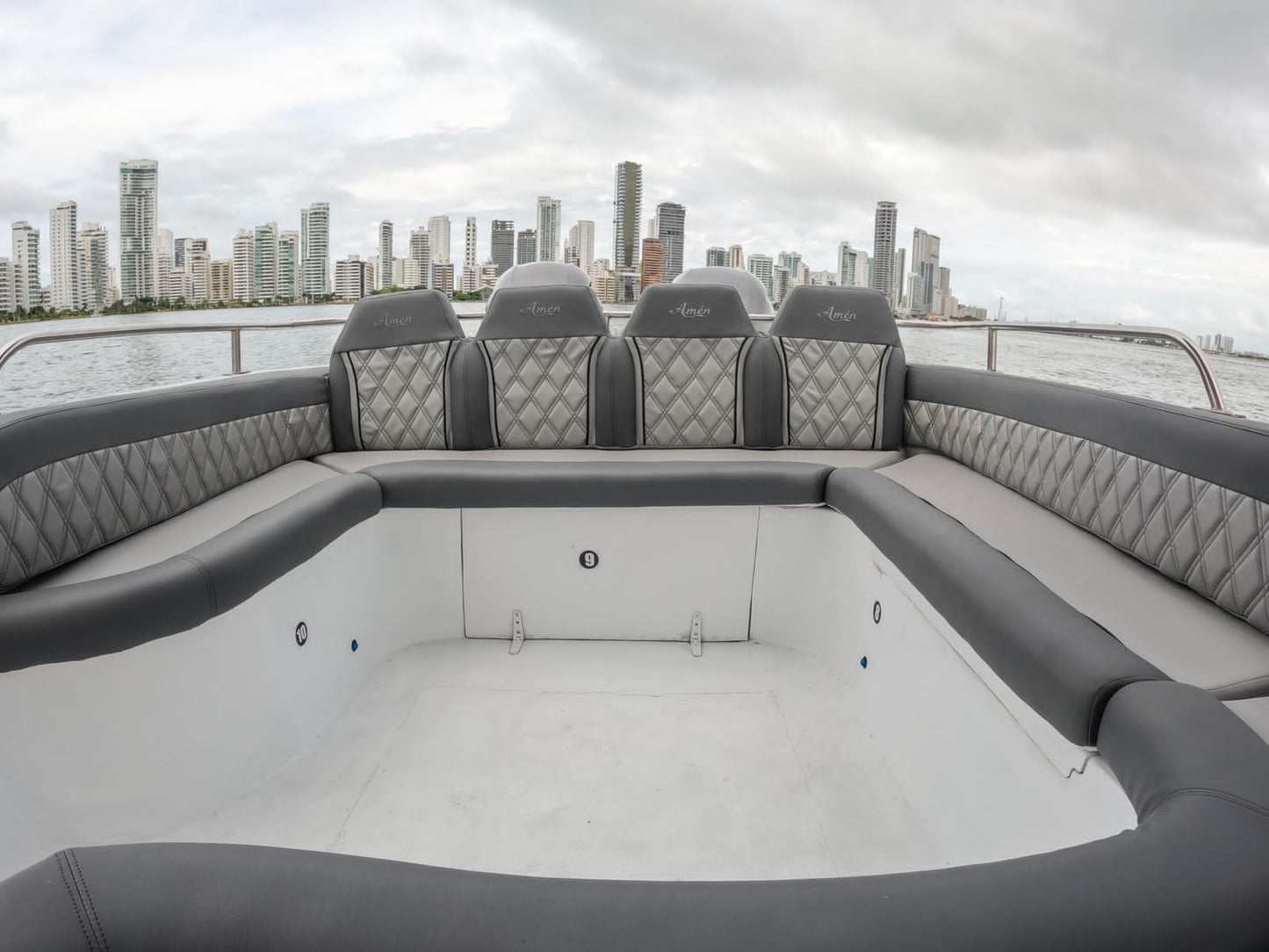 Boat Rental Cartagena 29FT | 10 People