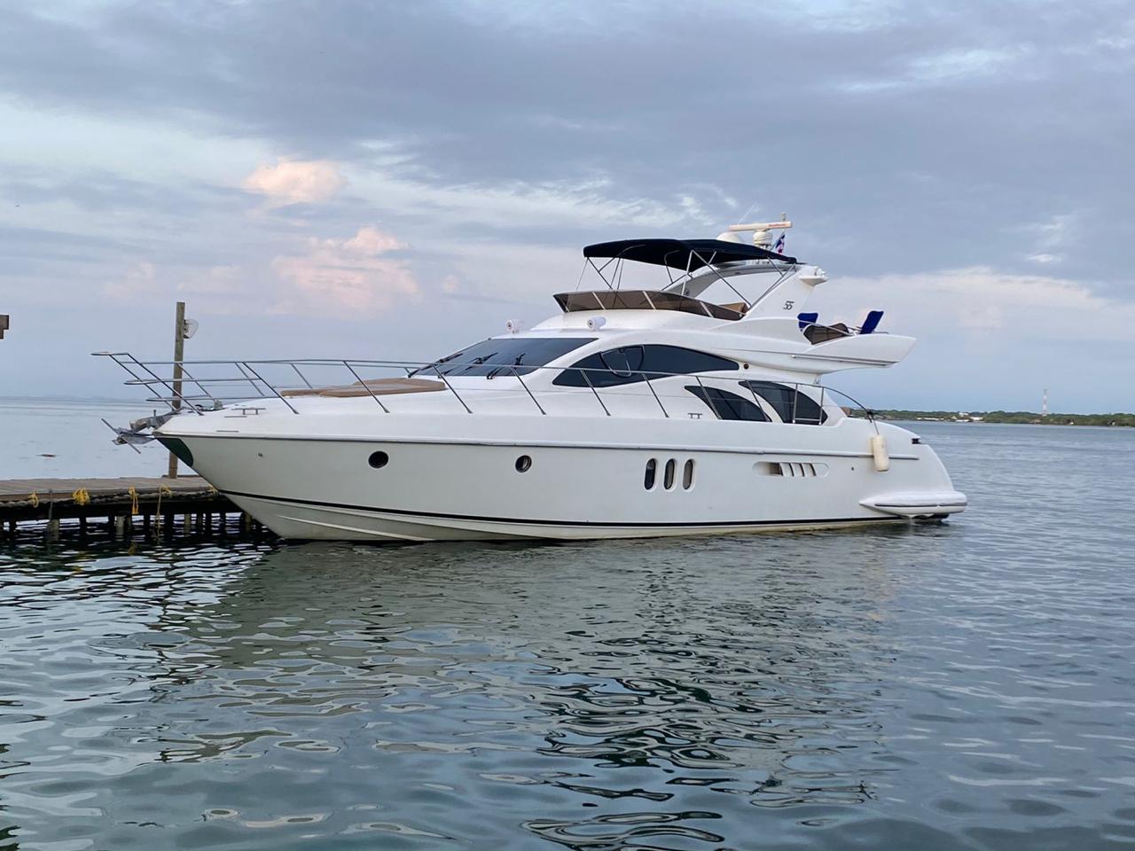 Yate Alquiler Cartagena 55FT | 16 Personas