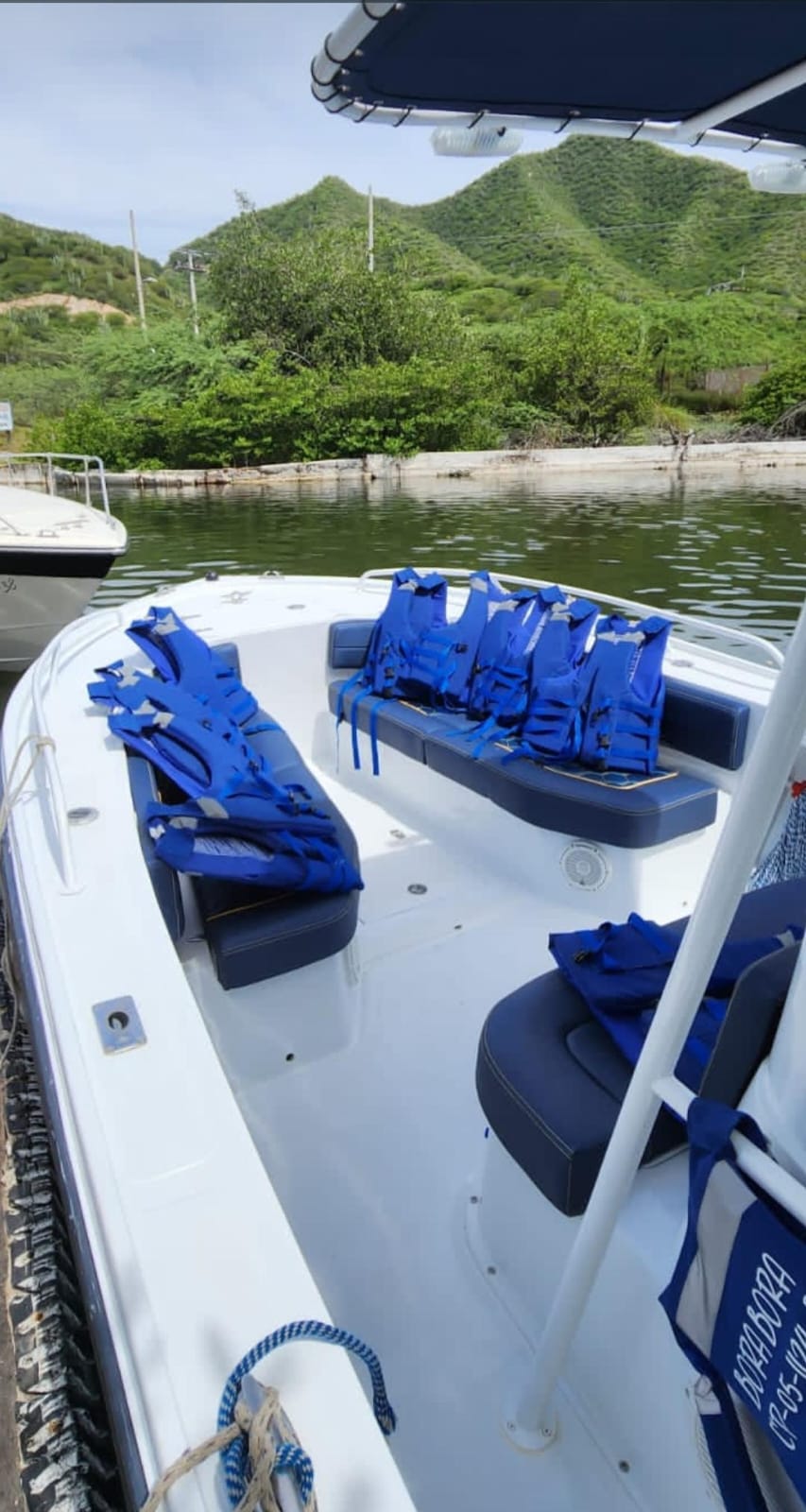 Boat Rental Santa Marta - 11 People