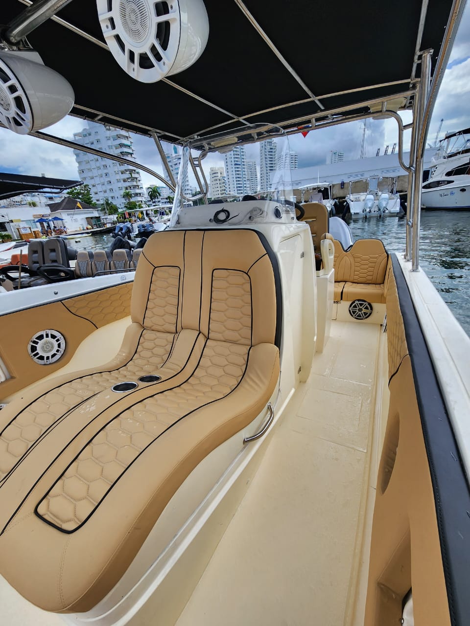 Boat Rental Cartagena 30FT | 16 People