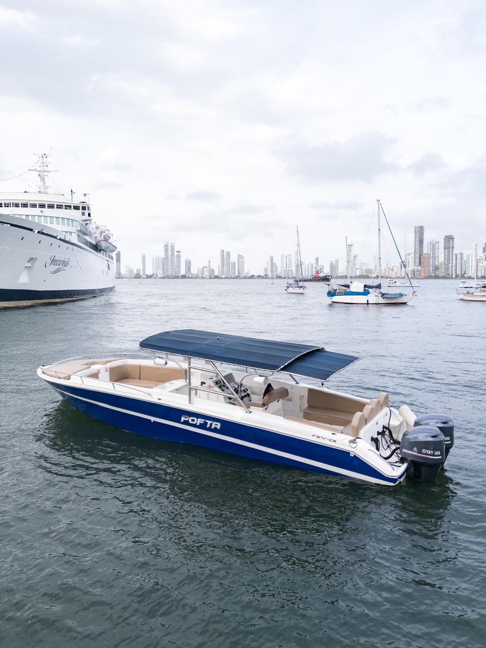Lancha Alquiler Cartagena 42FT | 20 Personas