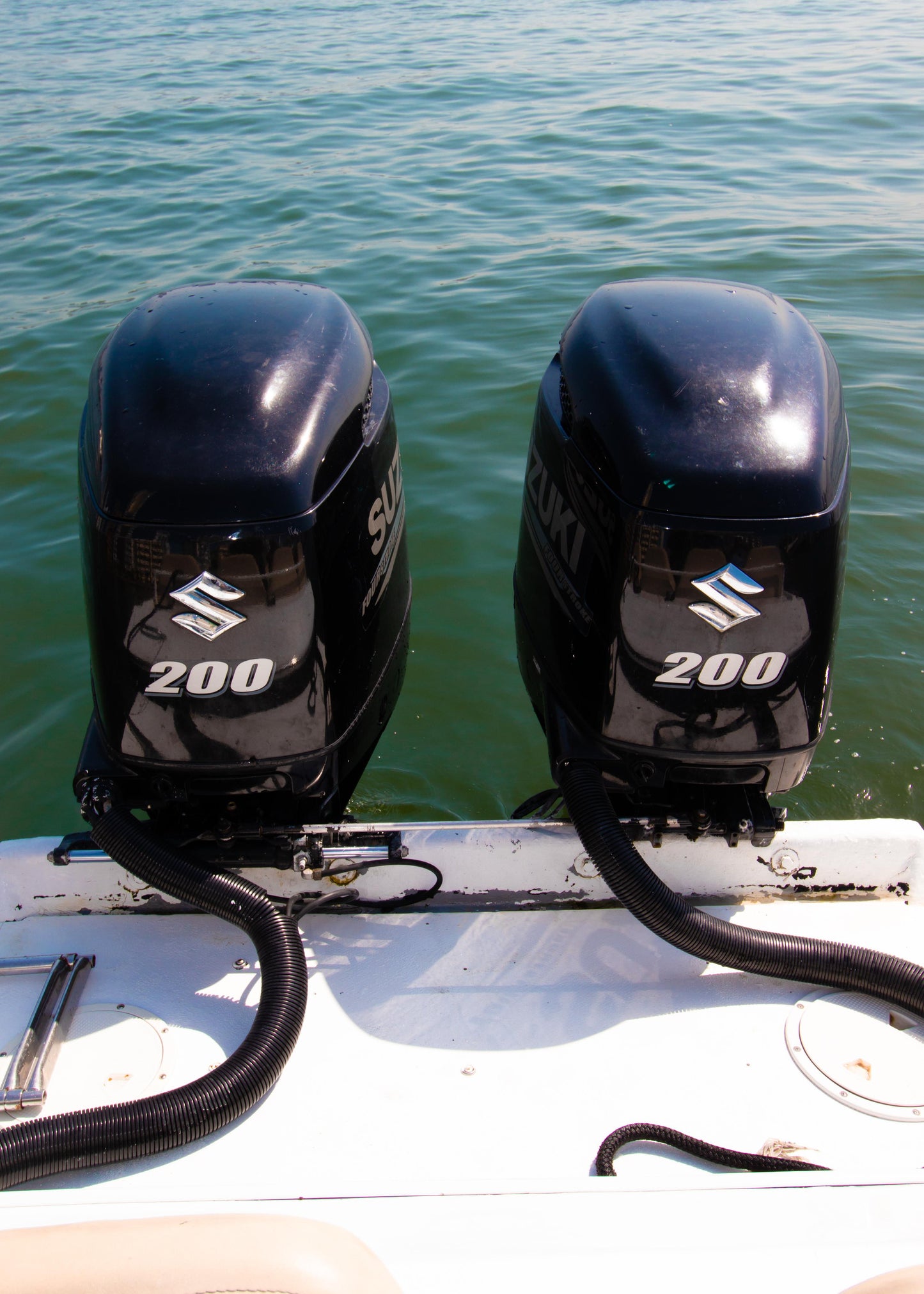 Lancha Rápida en venta Colombia 34FT - 12 Personas