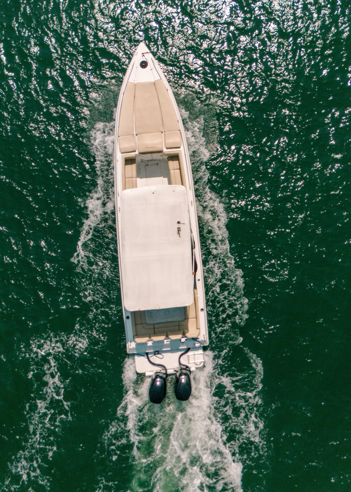 Lancha Rápida en venta Colombia 34FT - 12 Personas