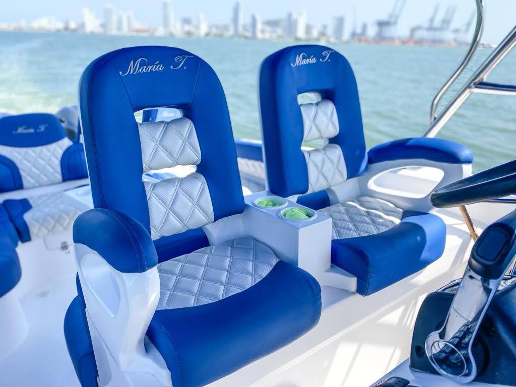 Lancha Rápida en venta Colombia 33FT - 15 Personas