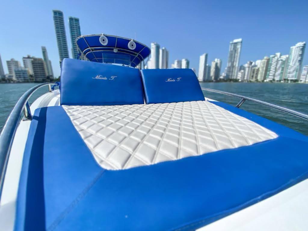 Lancha Rápida en venta Colombia 33FT - 15 Personas