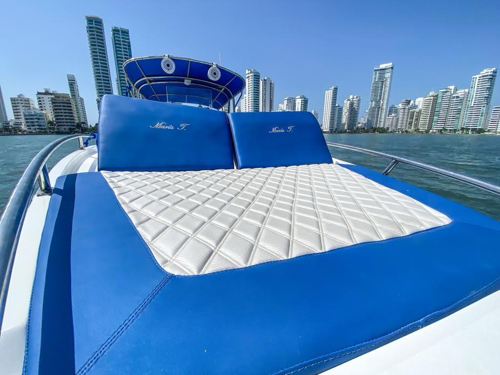 Lancha Rápida en venta Colombia 33FT - 15 Personas