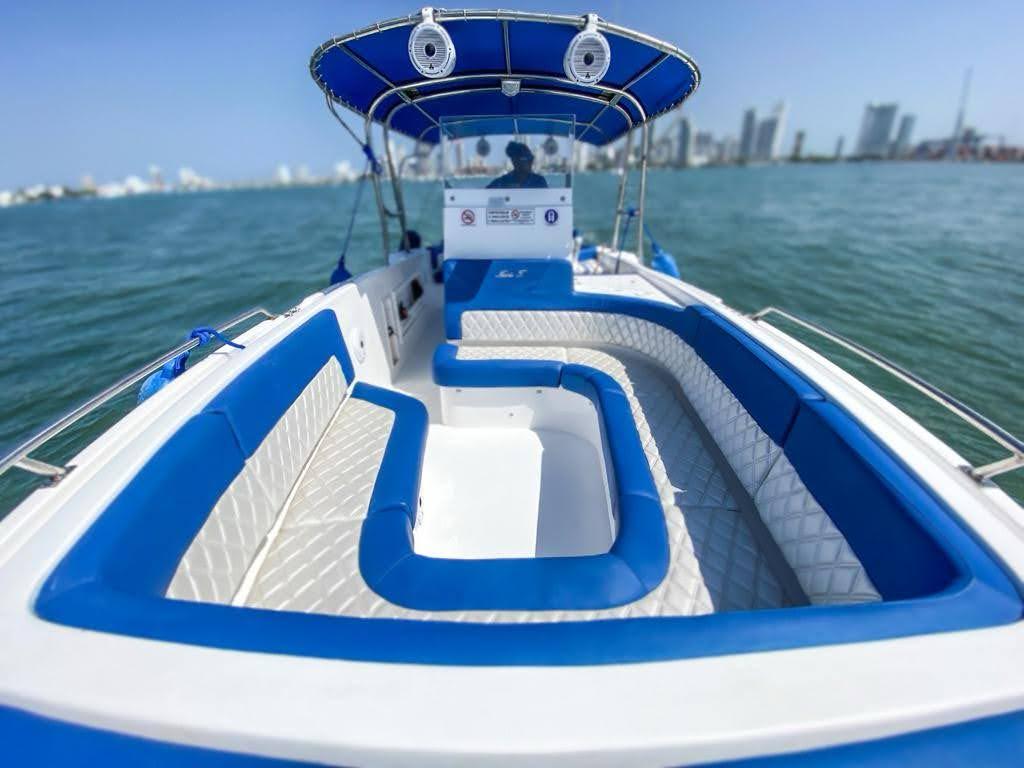 Lancha Rápida en venta Colombia 33FT - 15 Personas