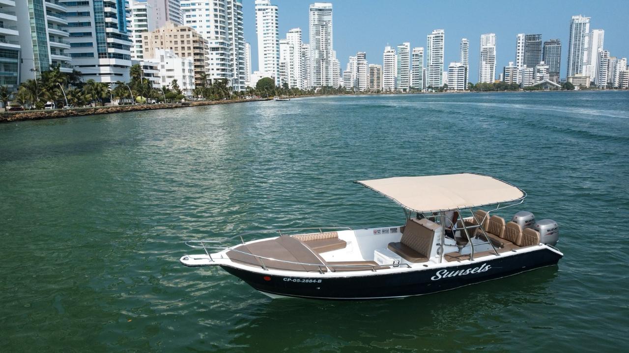 Lancha Rápida en venta Colombia 29FT - 11 Personas