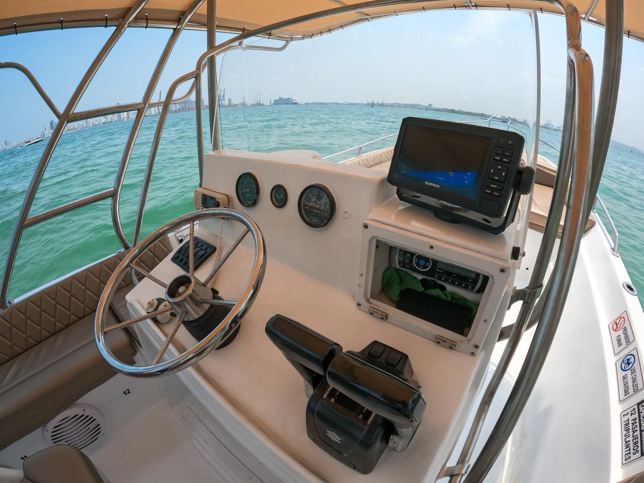 Lancha Rápida en venta Colombia 29FT - 11 Personas
