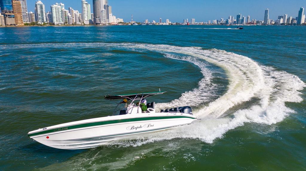 Lancha Rápida en venta en Cartagena 29FT - 10 Personas