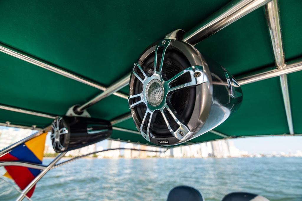 Lancha Rápida en venta en Cartagena 29FT - 10 Personas