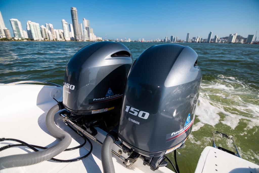 Lancha Rápida en venta en Cartagena 29FT - 10 Personas
