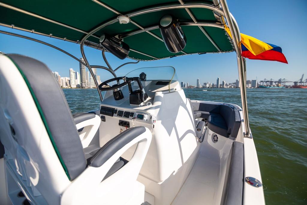 Lancha Rápida en venta en Cartagena 29FT - 10 Personas
