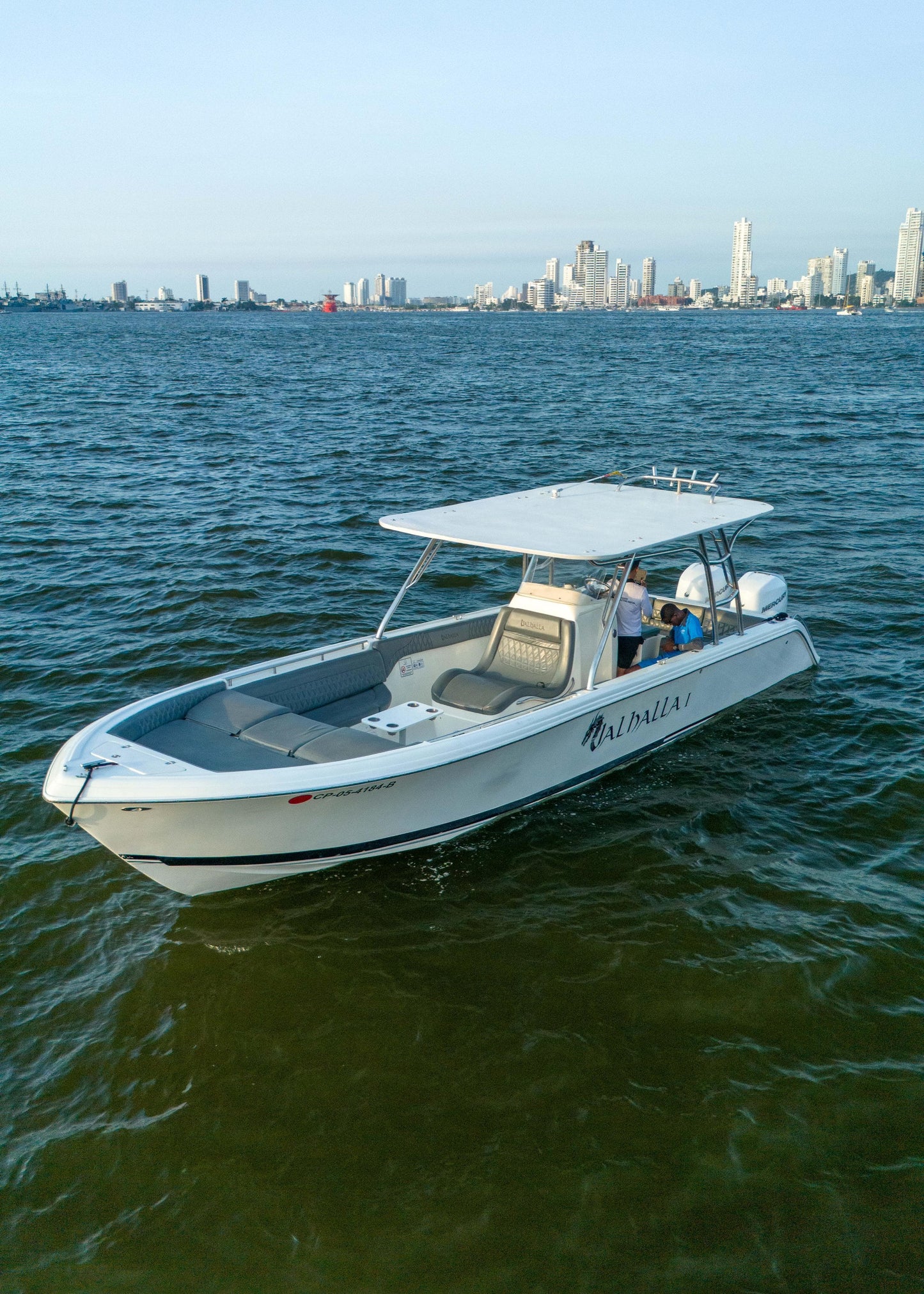 Lancha Rápida en venta Colombia 34FT - 18 Personas