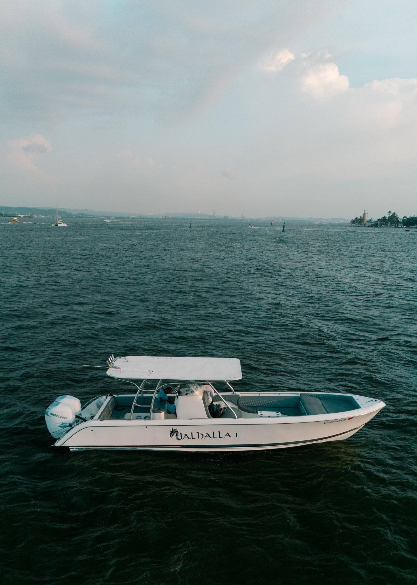 Lancha Rápida en venta Colombia 34FT - 18 Personas