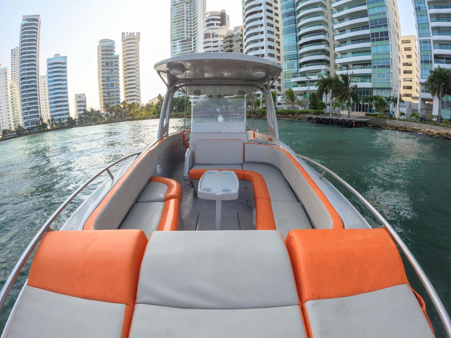 Lancha Rápida en venta Colombia 30FT - 10 Personas