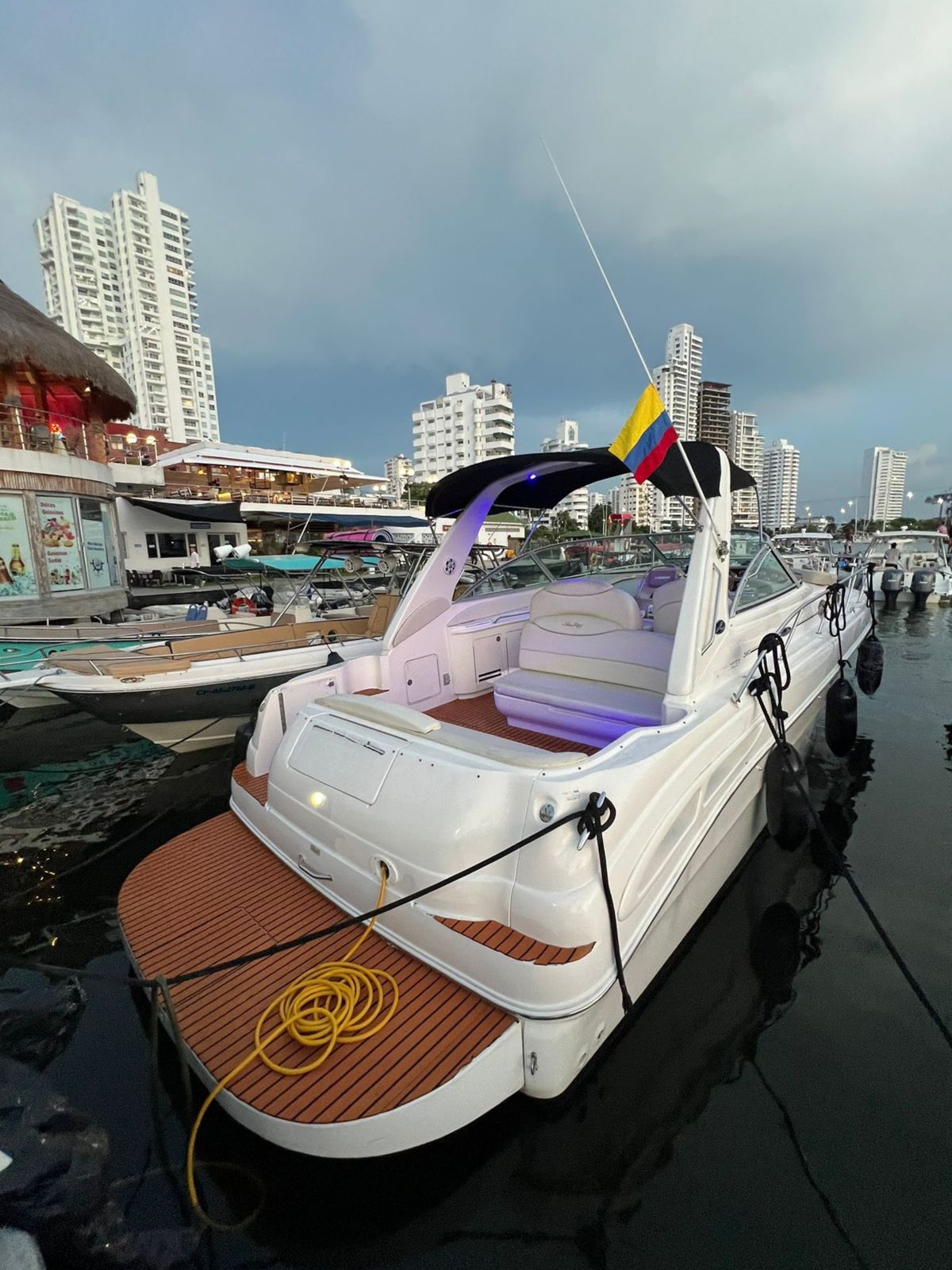 Yate Alquiler Cartagena 34 FT | 10 Personas