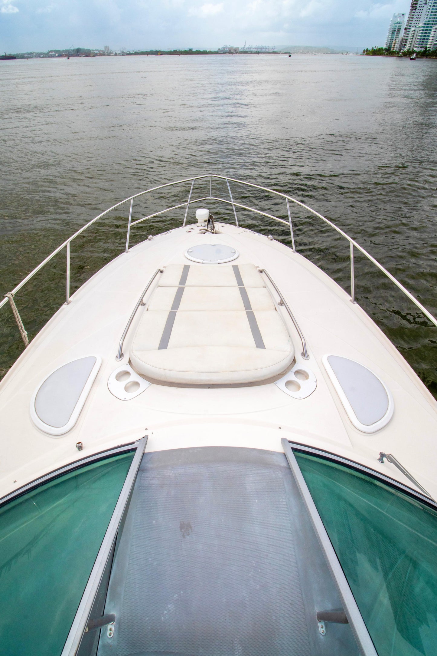 Yate Alquiler Cartagena 38 FT | 10 Personas