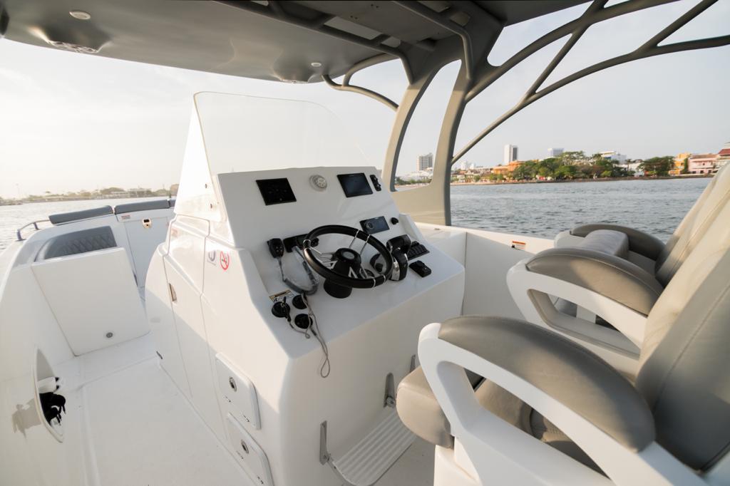 Boat Rental Cartagena 38FT | 18 People