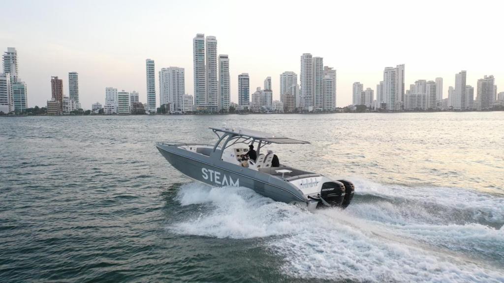 Boat Rental Cartagena 38FT | 18 People