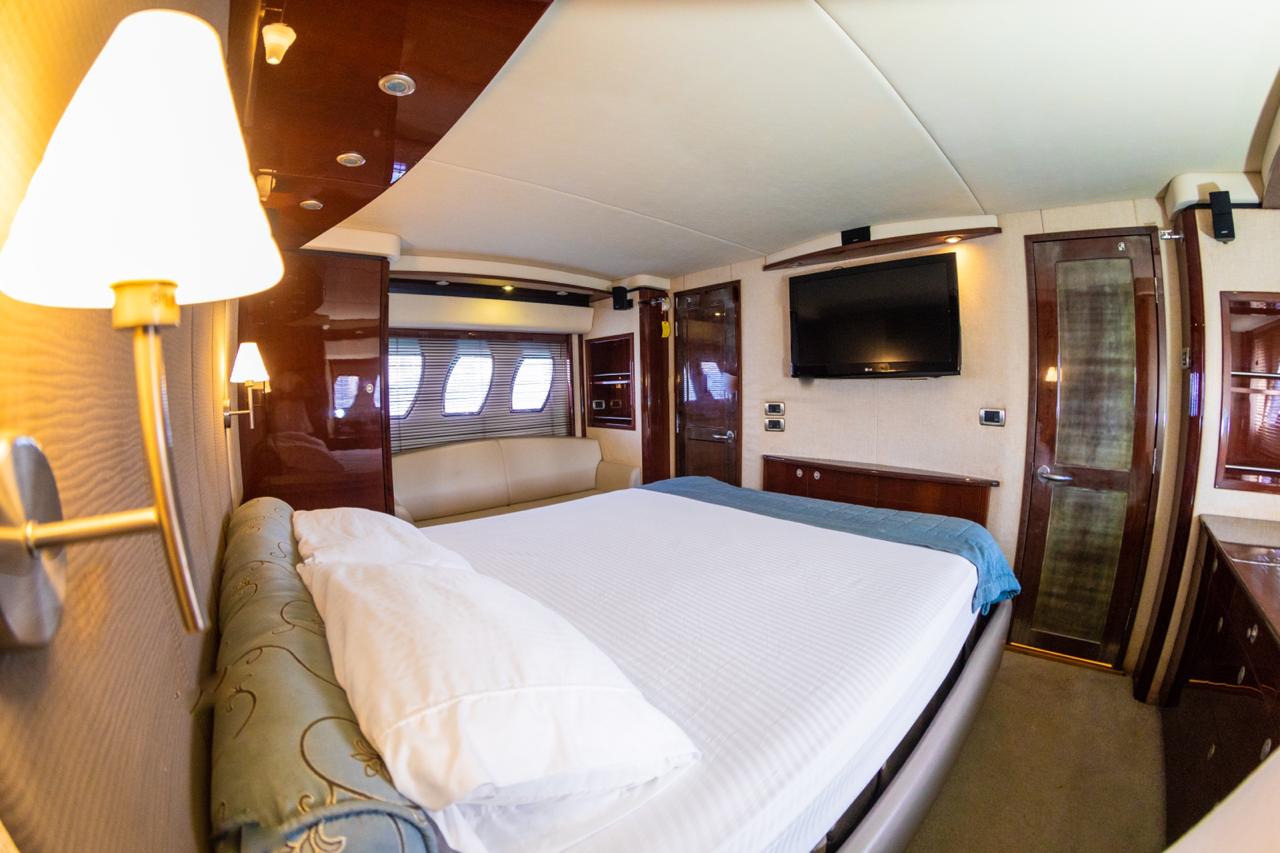 Yate Alquiler Cartagena 60FT | 16 Personas