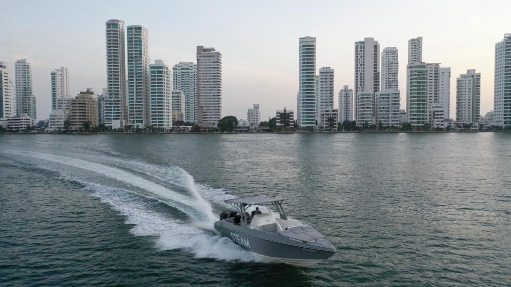 Boat Rental Cartagena 38FT | 18 People