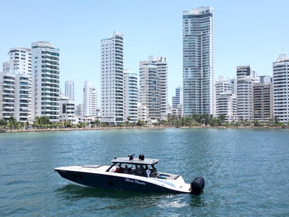 Mini Yate Alquiler Cartagena 44FT | 15 Personas