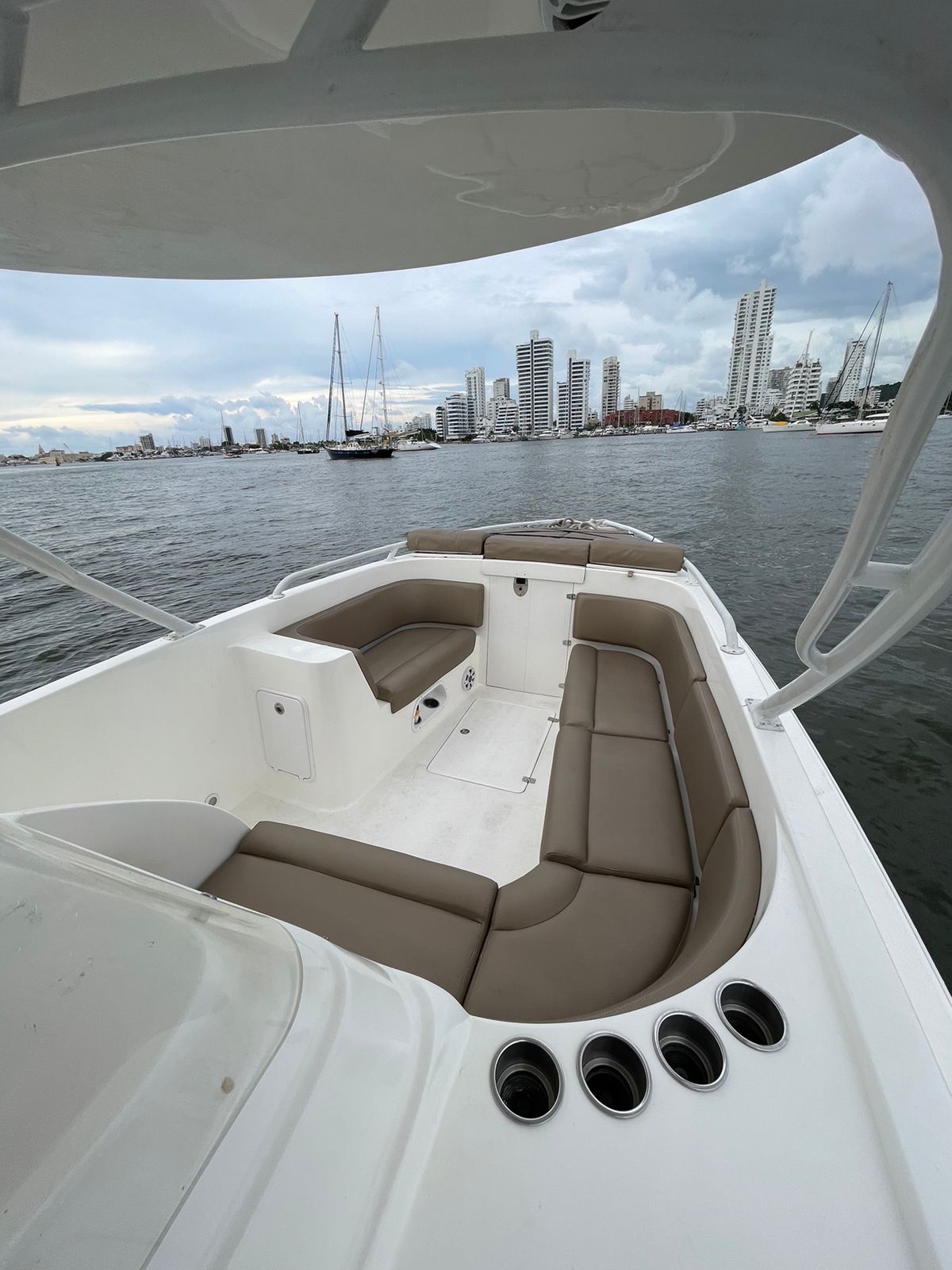 Lancha Alquiler Cartagena 38FT | 16 Personas