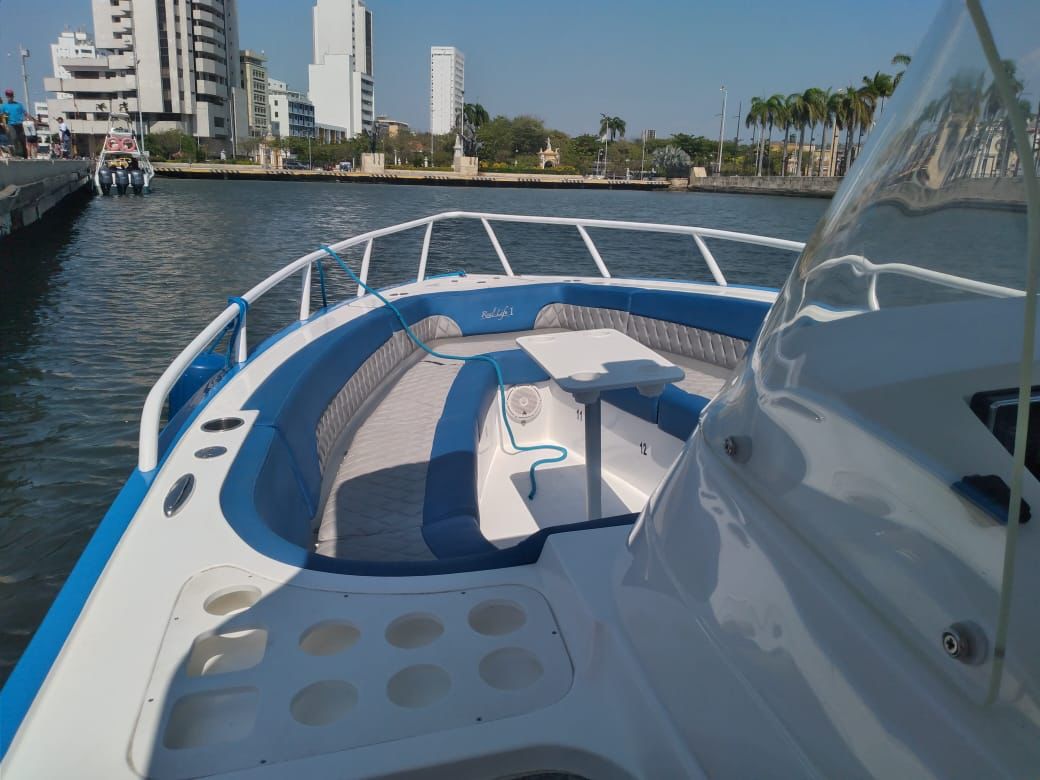 Lancha Alquiler Cartagena 34FT | 14 Personas