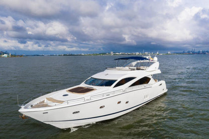 Yate Alquiler Cartagena 82FT | 25 Personas