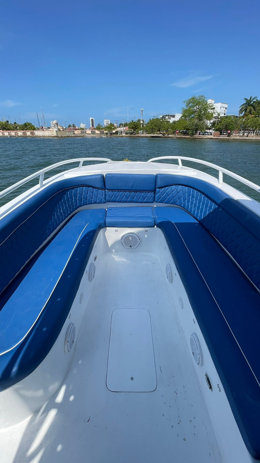 Lancha Alquiler Cartagena 32FT | 12 Personas