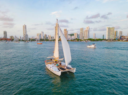 Catamarán Alquiler Cartagena | Capacidad 25 Personas