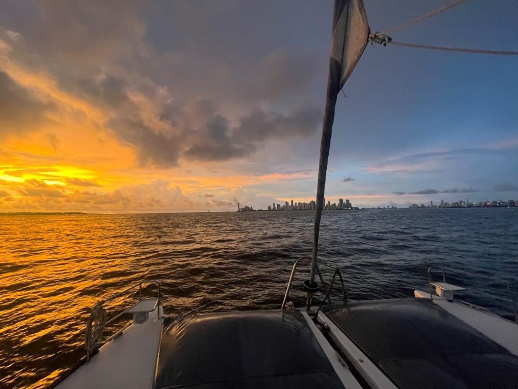 Catamarán Alquiler Cartagena | 20 Personas