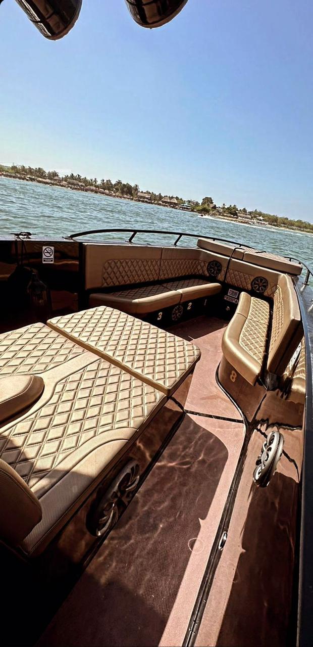 Lancha Alquiler Cartagena 39FT | 16 Personas