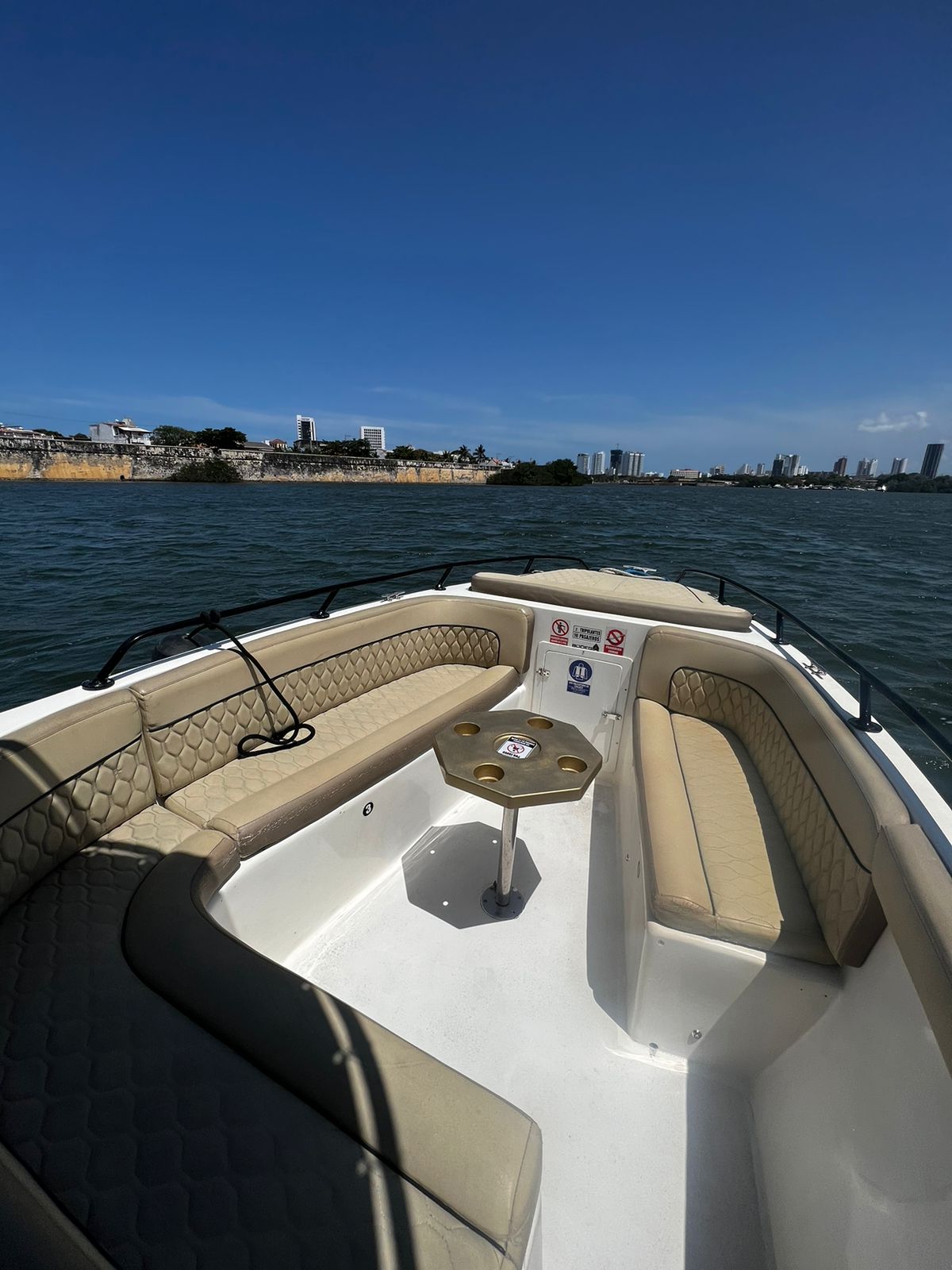 Boat Rental Cartagena 30FT | 8 people