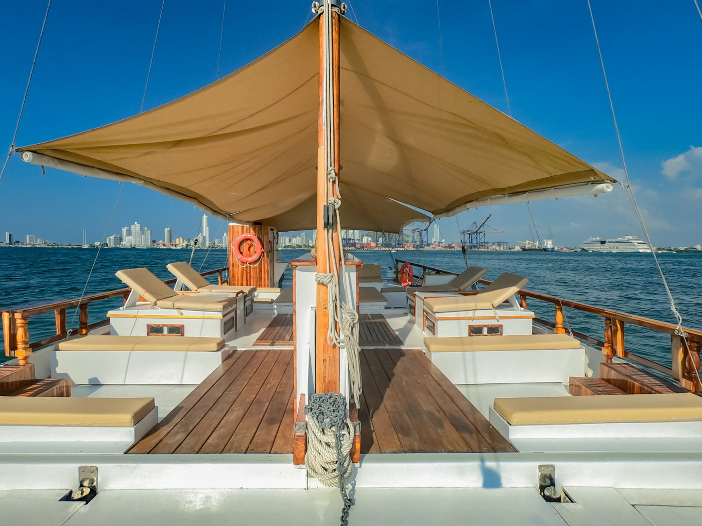 Catamarán Alquiler Cartagena | 25 Personas