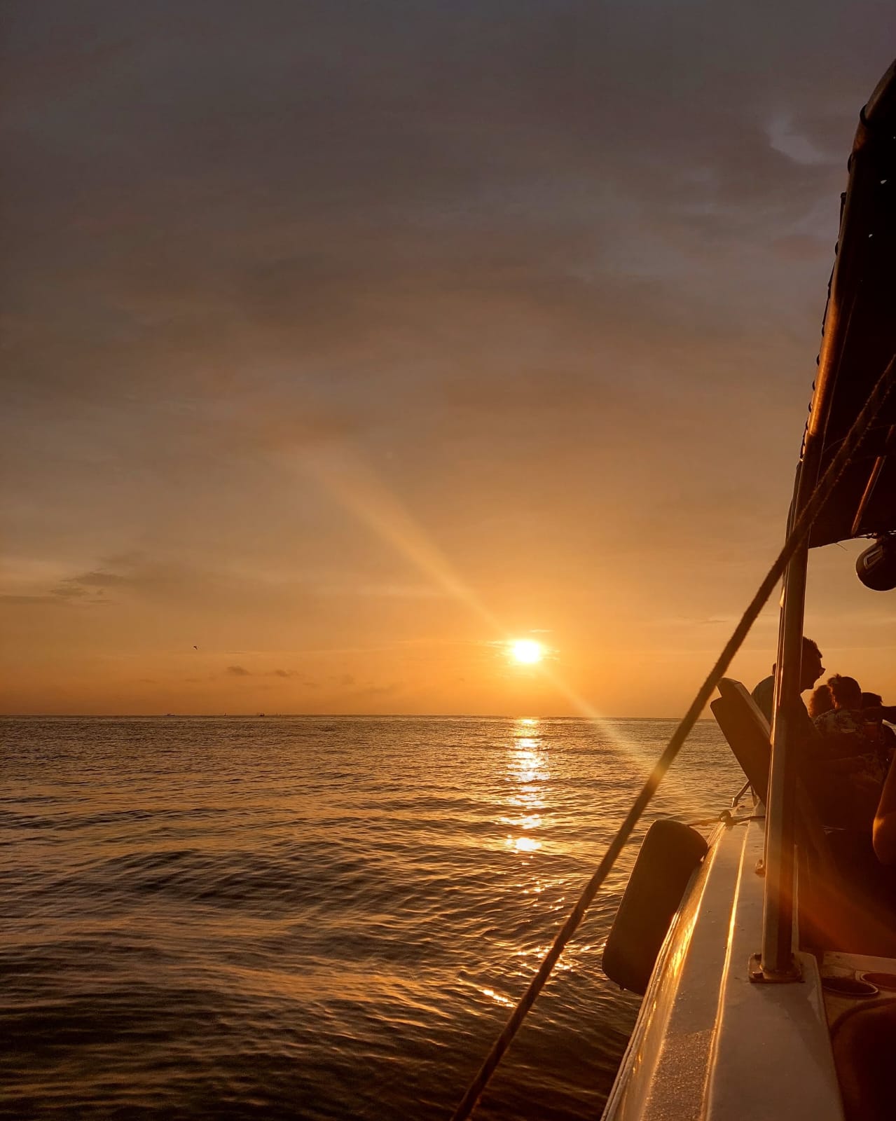 Tour Bahía Atardecer Bote Compartido - 3 Horas Barra Libre