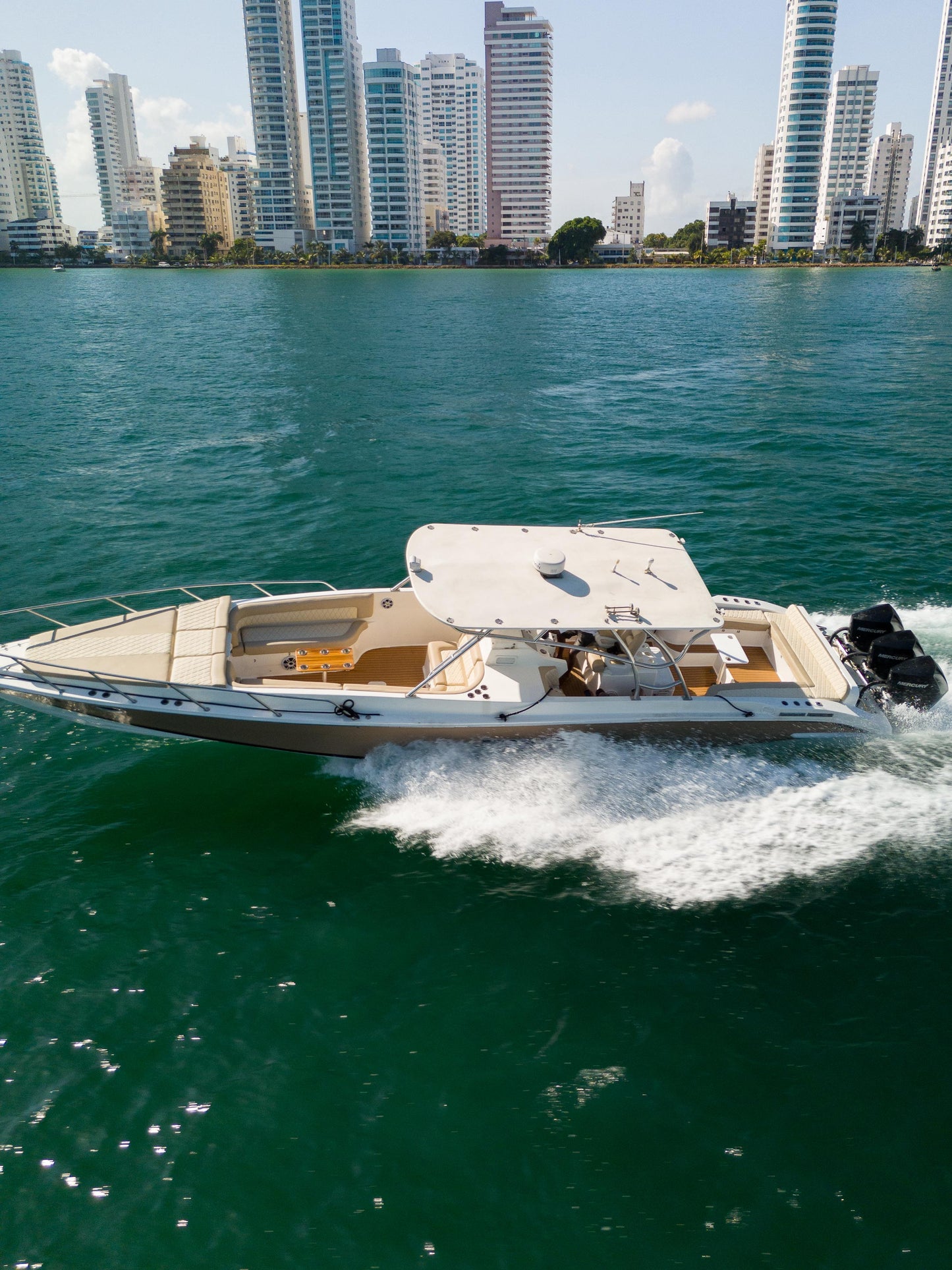 Lancha Alquiler Cartagena 46FT | 20 Personas