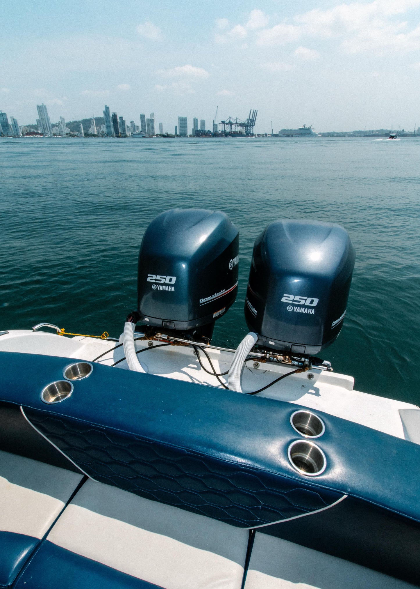 Lancha Alquiler Cartagena 32FT | 15 Personas
