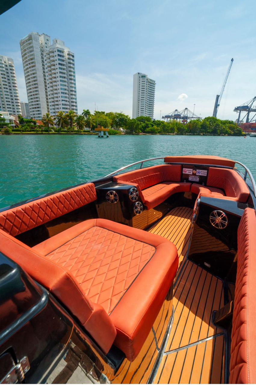 Lancha Alquiler Cartagena 32FT | 12 Personas